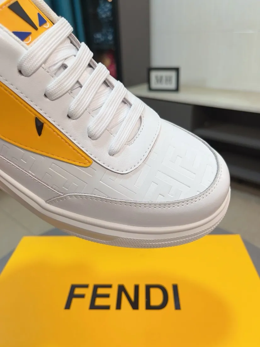 Men's Men's Shoes💰420🌹🌹[FENDI] Fendi's classic and comfortable men's, this complex sneaker is made of soft calfskin➕genuine leather lining➕original ultra-light rubber material with rough outsole. This unique and light style is suitable for the casual and refined sensibility of this season. It is comfortable and natural on the feet. It is an everyday style for casual travel in autumn and winter! 38/44